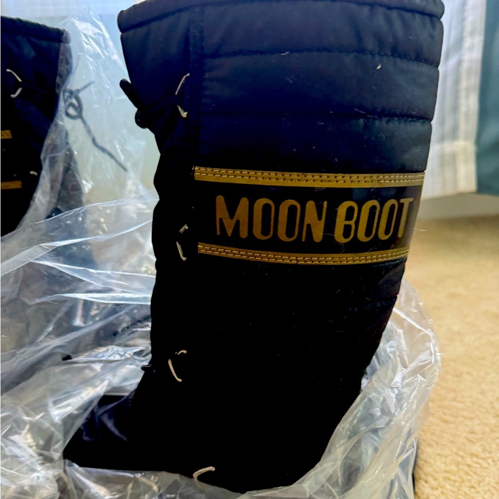 These are gently used and I was gifted BRAND NEW ONES for Xmas